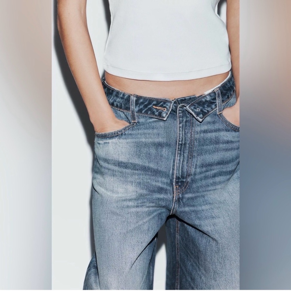 Zara light wash fold over barrel jeans size 32 / 0